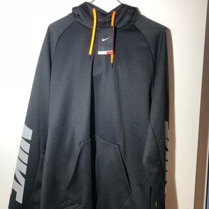 Nike Men’s Therma-fit sweatshirt. New with tags.